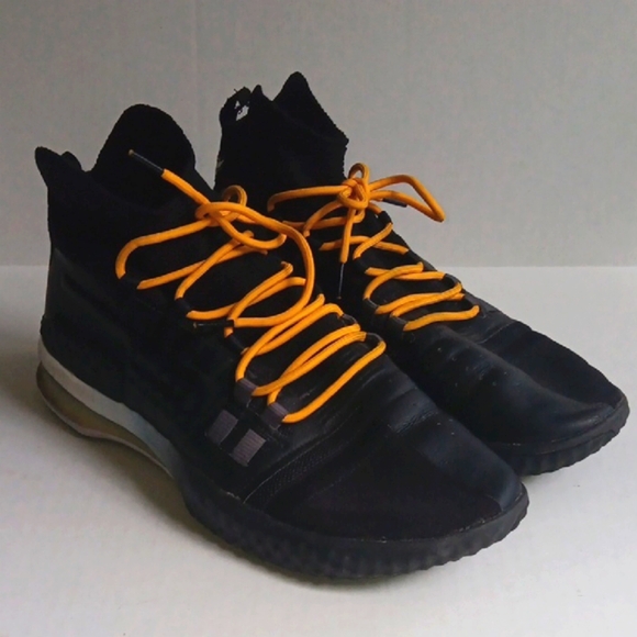 Under Armour Other - UNDER ARMOR BLACK/ YELLOW ATHLETIC SHOES WITH STREAM LINE DESIGN